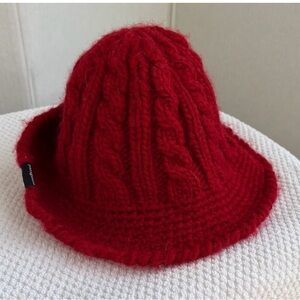 Patagonia cloche knit hat - unisex, dark red vintage.